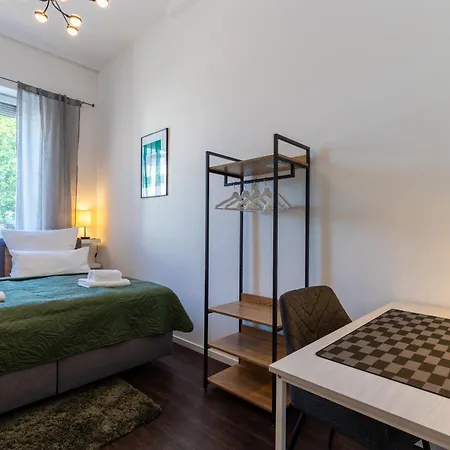 Zentral Gelegenes 3 Schlafzimmer - Mit Einzelbetten Bis 7 Personen Lejlighed Neustadt an der Weinstraße