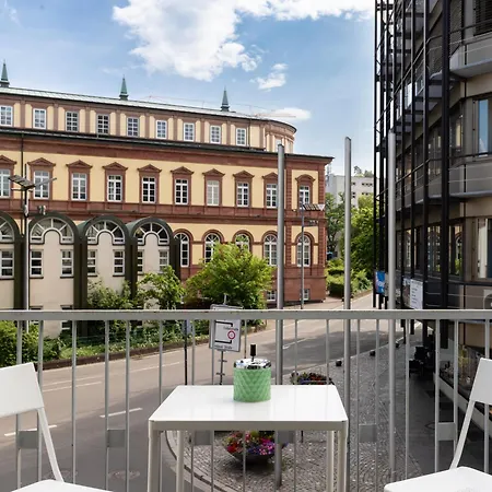 Zentral Gelegenes 3 Schlafzimmer - Mit Einzelbetten Bis 7 Personen * Neustadt an der Weinstraße