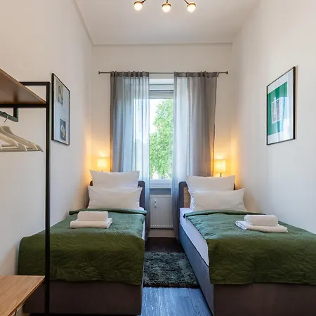 Zentral Gelegenes 3 Schlafzimmer - Mit Einzelbetten Bis 7 Personen * Neustadt an der Weinstraße