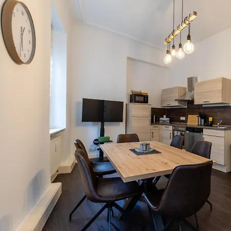 Zentral Gelegenes 3 Schlafzimmer - Mit Einzelbetten Bis 7 Personen 아파트 Neustadt an der Weinstraße