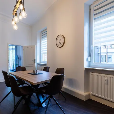 아파트 Zentral Gelegenes 3 Schlafzimmer - Mit Einzelbetten Bis 7 Personen Neustadt an der Weinstraße