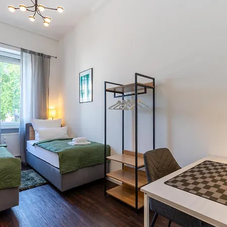 Zentral Gelegenes 3 Schlafzimmer - Mit Einzelbetten Bis 7 Personen 아파트 *