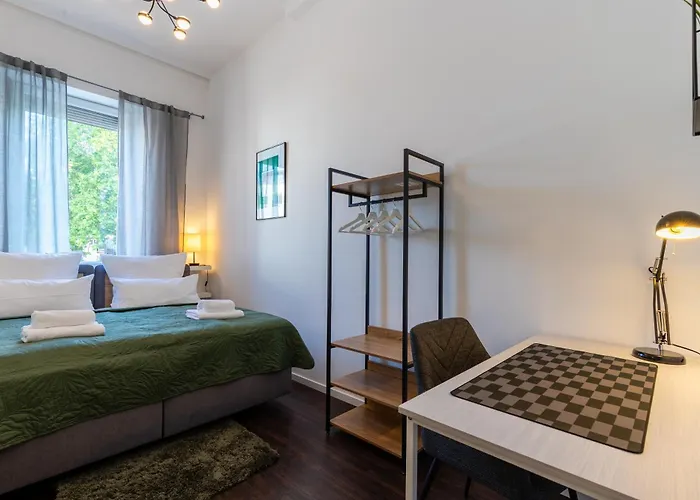 Zentral Gelegenes 3 Schlafzimmer - Mit Einzelbetten Bis 7 Personen Lejlighed Neustadt an der Weinstraße