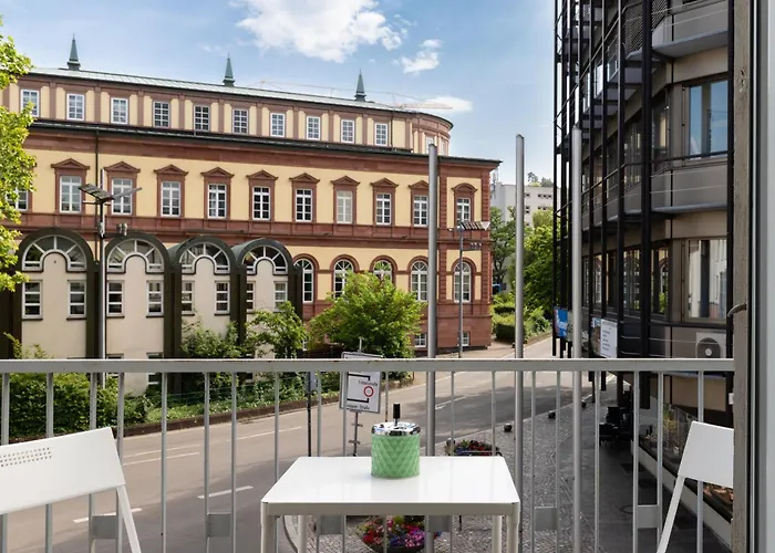 Zentral Gelegenes 3 Schlafzimmer - Mit Einzelbetten Bis 7 Personen * Neustadt an der Weinstraße