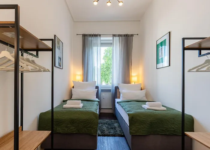 Zentral Gelegenes 3 Schlafzimmer - Mit Einzelbetten Bis 7 Personen * Neustadt an der Weinstraße