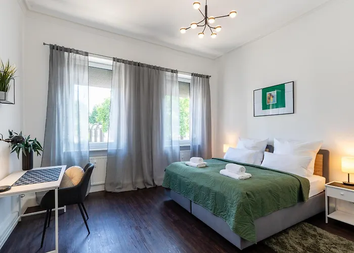 Zentral Gelegenes 3 Schlafzimmer - Mit Einzelbetten Bis 7 Personen * Neustadt an der Weinstraße